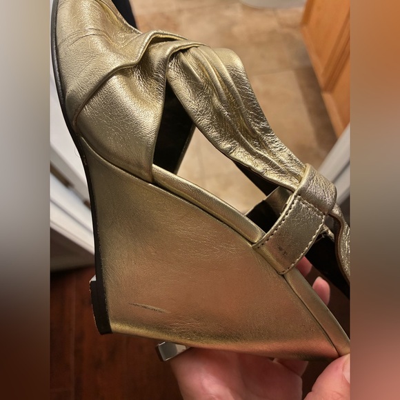 ELIZABETH & JAMES summer wedges - size 6 - Picture 3 of 4